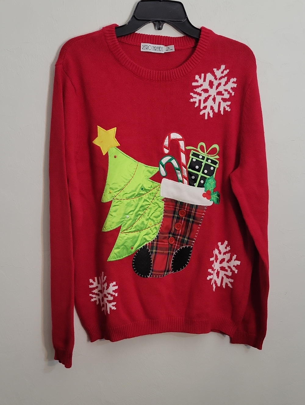Retro Threads Red Holiday Crewneck Sweater with Festive Appliqué